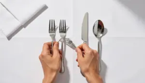 Como Colocar Talheres na Mesa: Guia Passo a Passo Sem Erros Como Colocar Talheres na Mesa: Guia Passo a Passo Sem Erros