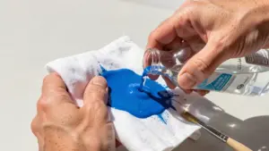 Como Tirar Tinta Acrílica de Roupa: Passo a Passo Fácil e Eficaz Como Tirar Tinta Acrílica de Roupa: Passo a Passo Fácil e Eficaz