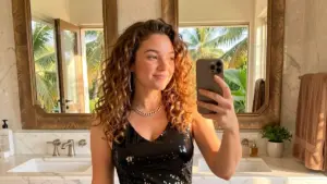 7 Penteados para Cabelo Cacheado que Valorizam seus Cachos (Para Copiar)