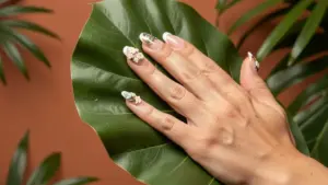Unha em Gel Decoração: Do Clássico ao Moderno, 6 Tendências para Você Experimentar