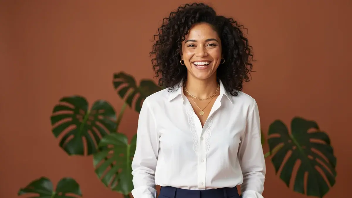 Camisa de botão com detalhe de renda: guia de looks, modelagens e cuidados com a peça